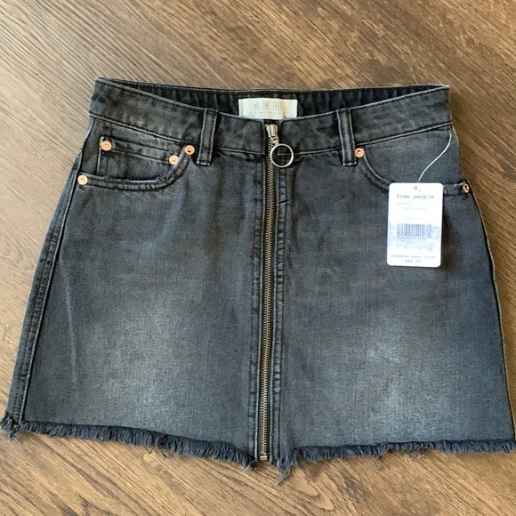 New with tags We The Free Free People black denim zip up edgy mini skirt size 26 - Picture 2 of 4